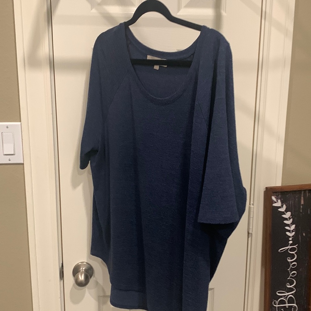 Loft scoop neck navy knit T-shirt.